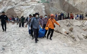 Operasi pencarian korban longsor di kawasan tambang galian C Gunung Kuda, Kabupaten Cirebon, kembali dilanjutkan Tim SAR Gabungan
