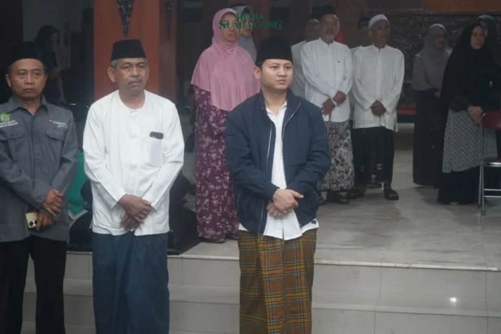 Bupati Arifin Berangkatkan Jamaah Calon Haji Trenggalek Kloter 2