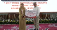 Dukung Literasi dan Kesejahteraan Masyarakat, Bank Jatim Serahkan bantuan program CSR kepada Pemerintah Kabupaten Banyuwangi
