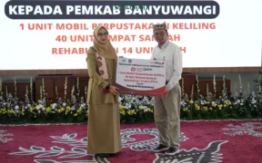 Dukung Literasi dan Kesejahteraan Masyarakat, Bank Jatim Serahkan bantuan program CSR kepada Pemerintah Kabupaten Banyuwangi