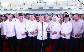 Acara Peluncuran dan Dialog Percepatan Musyawarah Desa/Kelurahan Khusus Pembentukan Koperasi Desa/Kelurahan Merah Putih Jawa timur di Jatim Expo, Surabaya, Rabu (30/4/2025).