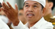 Gubernur Jawa Barat Dedi Mulyadi tetap bersikukuh jalankan program pendidikan karakter melalui pengiriman siswa bermasalah ke barak militer.