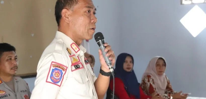 Kasatpol PP Ponorogo, Eko Edi Suprapto, dalam keterangan resmi Pemkab Ponorogo pada Senin (5/5/2025). Ia menegaskan bahwa mulai 5 Mei 2025 seluruh aktivitas warung kopi di lokasi diduga prostitusi tersebut harus dihentikan.(Diskominfo Jatim)