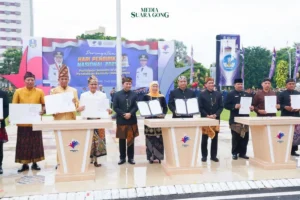 Hardiknas 2025: Khofifah Umumkan Kebijakan Pendidikan Rp126 Miliar