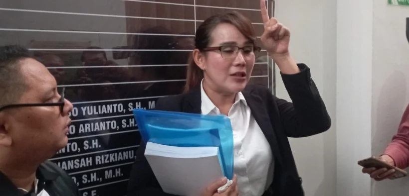 aksi nekat Isa yang secara terbuka menantang jaksa penuntut umum (JPU) dan pelapor untuk sumpah pocong