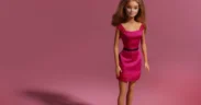 Pecinta Boneka Barbie dan Hot Wheels harus terpukul lemas akibat harga dua mainan ini dipastikan akan mengalami kenaikan imbas Perang Tarif