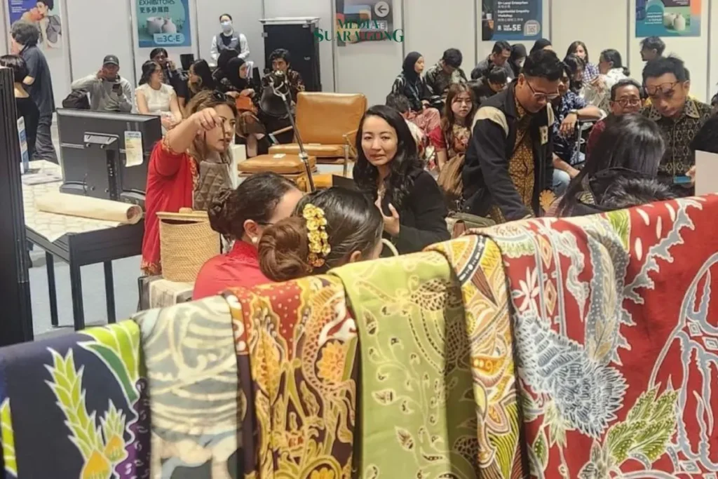 Produk Usaha UMKM Kabupaten Probolinggo menunjukkan eksistensinya di pasar internasional melalui pameran dagang internasional Hong Kong Trade Development Council (HKTDC) berlangsung pada 27 hingga 30 April 2025