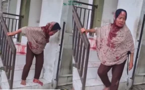 Viral video seorang nenek berlumuran darah berjalan menuruni tangga pasar yang diduga dihajar warga setelah ketauan mencuri Bawang Putih