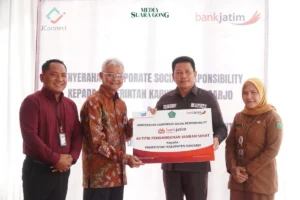 Bank Jatim Serahkan CSR Jamban Sehat ke Pemkab Sidoarjo