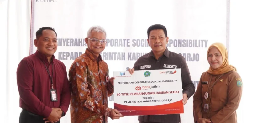 Bank Jatim Serahkan CSR Jamban Sehat ke Pemkab Sidoarjo