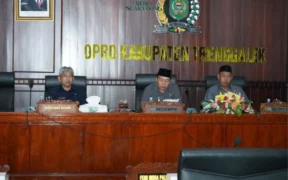 Ft : suasana rapat paripurna DPRD Trenggalek dengan agenda dengar jawaban Bupati Atas Ranperda Perubahan Pembentukan OPD Baru