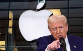 Presiden AS, Donald Trump mengancam akan menerapkan tarif 25% terhadap Apple jika tidak diproduksi di dalam negeri.
