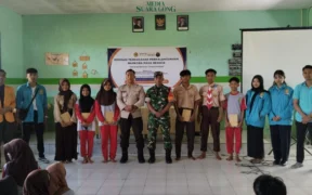 Babinsa Koramil 0822/03 Tegalampel, bersama mahasiswa Universitas Bondowoso (UNIBO) gelar Edukasi Bahaya Narkoba di Sekolah