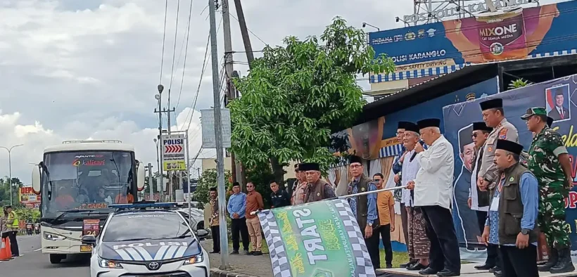 376 calon jamaah haji Kabupaten Malang resmi diberangkatkan Bupati Sanusi di Tol Karanglo, Kecamatan Singosari, Minggu (25/5/2025).