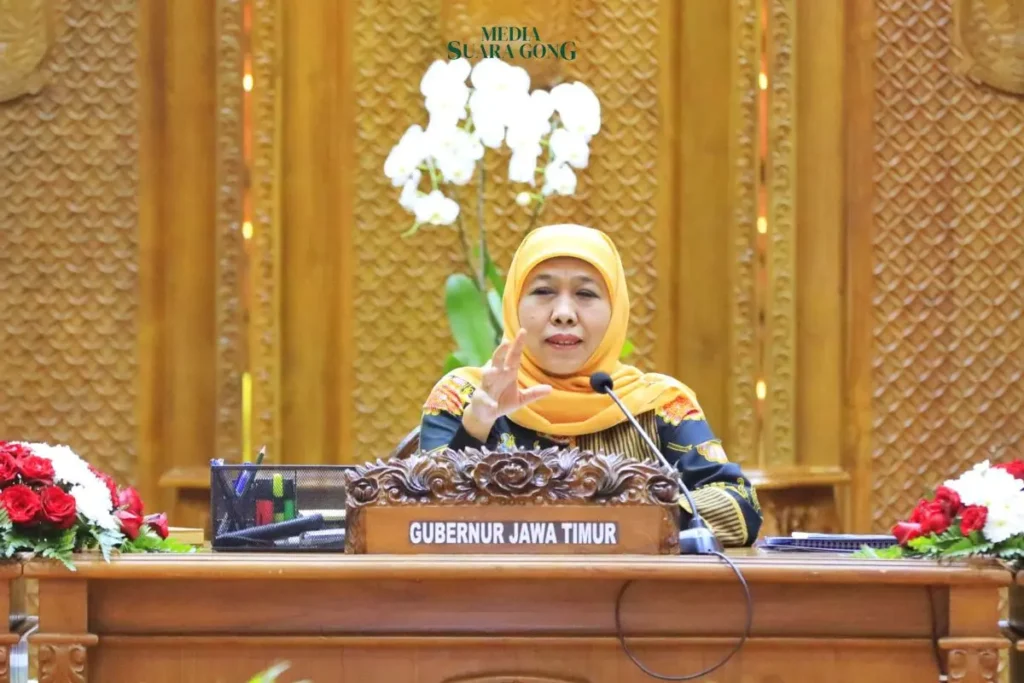 Khofifah mengingatkan pentingnya percepatan dan dampak program kerja Perangkat daerah, Dalam Rapat Pleno Kamis malam (22/5/2025).