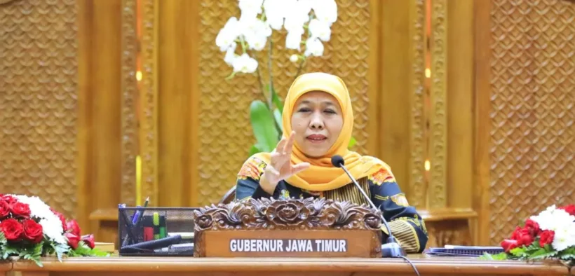 Khofifah mengingatkan pentingnya percepatan dan dampak program kerja Perangkat daerah, Dalam Rapat Pleno Kamis malam (22/5/2025).