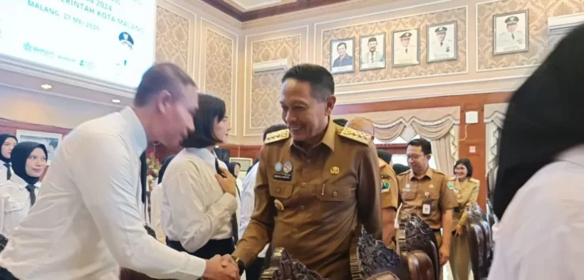 Sebanyak 50 CPNS formasi tahun 2024 Periode I resmi menerima Surat Keputusan (SK) pengangkatan dari Pemerintah Kota Malang.