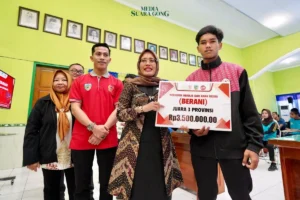 Bupati Kediri, Mas Dhito Beri Beasiswa untuk 50 Atlet Berprestasi