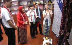 Fakultas Ilmu Budaya (FIB) UB baru saja meresmikan Rumah Budaya Indonesia (RBI) ke-2 di Guangxi Normal University (GXNU), Guilin, Tiongkok,