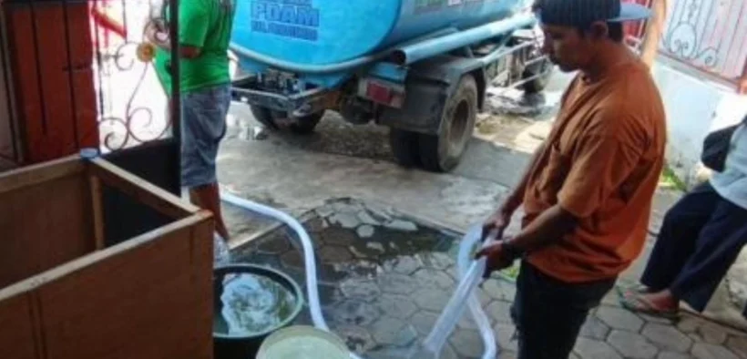 Pemerintah Kota Probolinggo melalui Perusahaan Umum Daerah Air Minum (Perumdam) Bayuangga menyelesaikan perbaikan kerusakan pipa utama