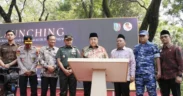Bupati Jombang, Warsubi, resmi meluncurkan empat program berbasis kerakyatan, berlangsung di Taman Kebon Ratu, Keplaksari, Kecamatan Peterongan, Kamis (15/5/2025)