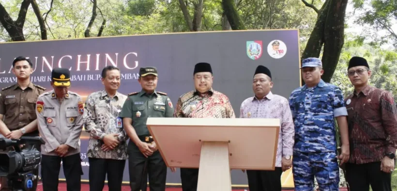 Bupati Jombang, Warsubi, resmi meluncurkan empat program berbasis kerakyatan, berlangsung di Taman Kebon Ratu, Keplaksari, Kecamatan Peterongan, Kamis (15/5/2025)