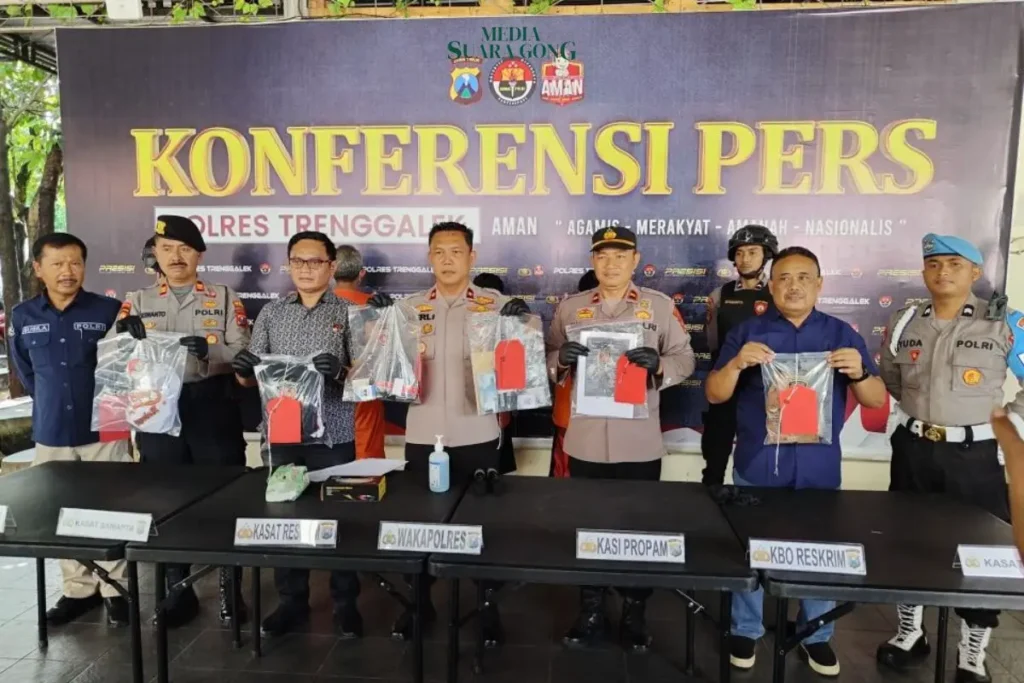Pelaksanaan Operasi Pekat Semeru 2025 Satreskrim bongkar kasus penganiayaan dan Kasus Wartawan Tulungagung Peras Kades di Trenggalek