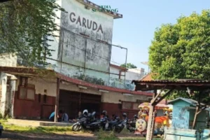 Bioskop Garuda Probolinggo: Dari Layar Perak ke Aroma Kopi Pagi