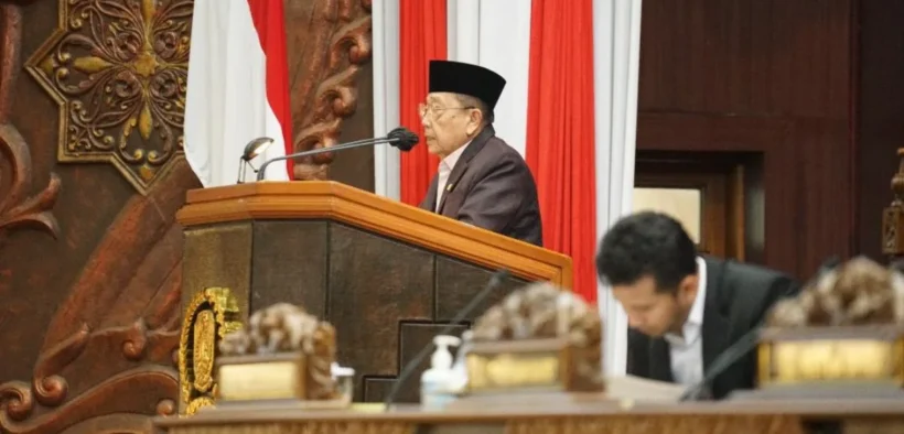 Pansus DPRD Jatim menyampaikan hasil evaluasi kinerja Pemerintah Provinsi Jawa Timur yang mencakup isu kemiskinan, pengelolaan aset daerah