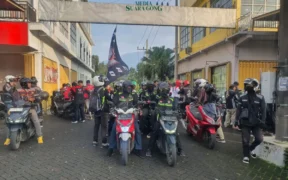 Ratusan Ojek Online Malang memulai aksi konvoi menuju Surabaya dalam rangka Aksi Nasional Kebangkitan Driver Online, Selasa (20/5/2025)