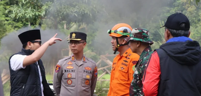 Pencarian korban tanah longsor di desa Depok Kecamatan Bendungan Kabupaten Trenggalek terhambat karena Akses jalan yang sulitkan Tim Gabungan
