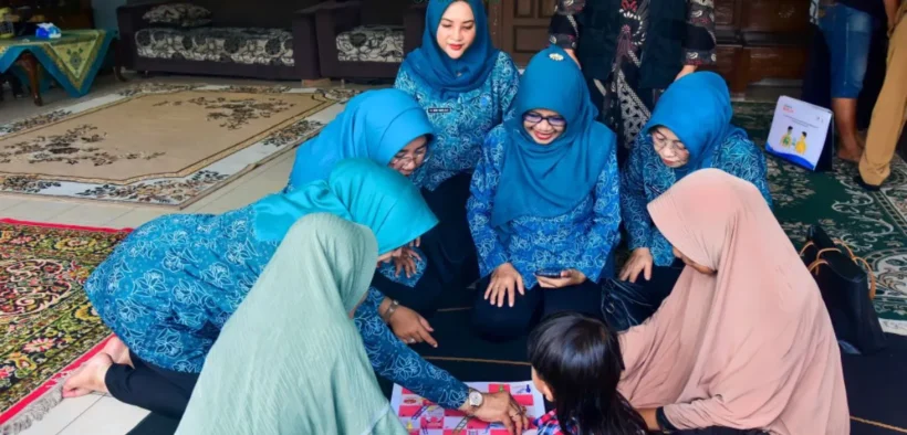 TP PKK Lumajang Apresiasi Inovasi Posyandu Lansia dengan Permainan Tradisional