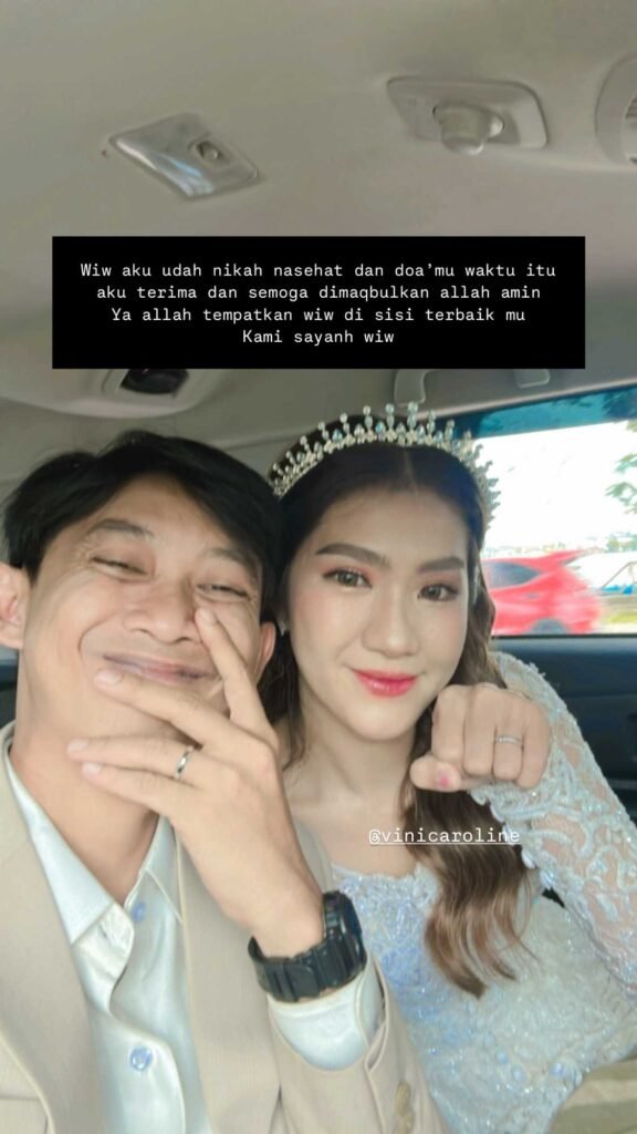 ono Bakrie menikah pakai jas berwarna earth tone