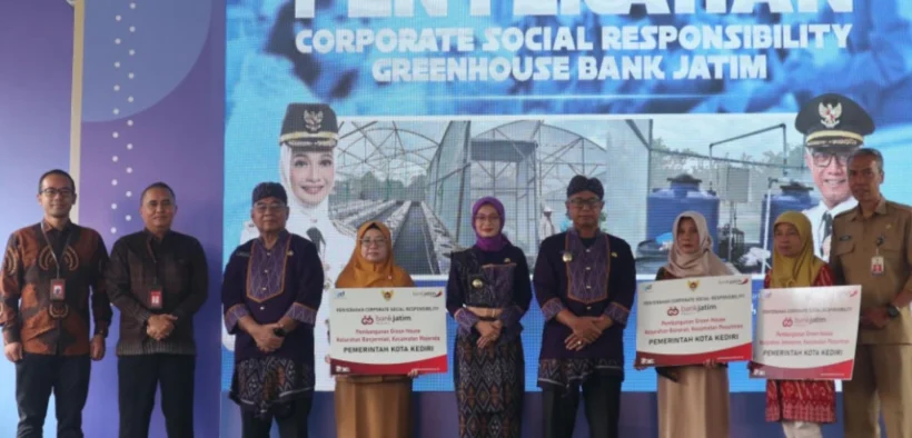 Bank Jatim serahkan CSR secara simbolis kepada Pemkot Kediri (Foto oleh: Wahyu)
