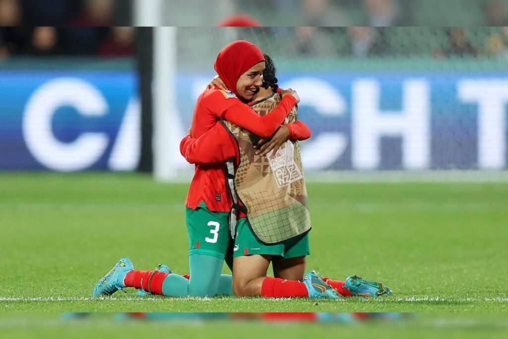 euro wanita 2025 portugal berpelukan