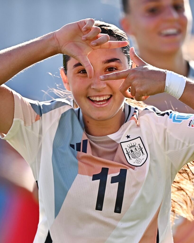 Daniela Agote euro wanita 2025 bergaya setelah mencetak gol