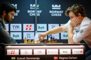 Gukesh Kalahkan Carlsen, Raih Kemenangan Pertama di Turnamen Catur Klasik