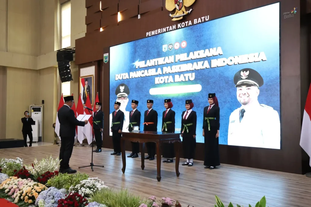 7 orang Pengurus Duta Pancasila Paskibraka Indonesia (DPPI) Kota Batu, Periode 2025 - 2029 resmi dilantik