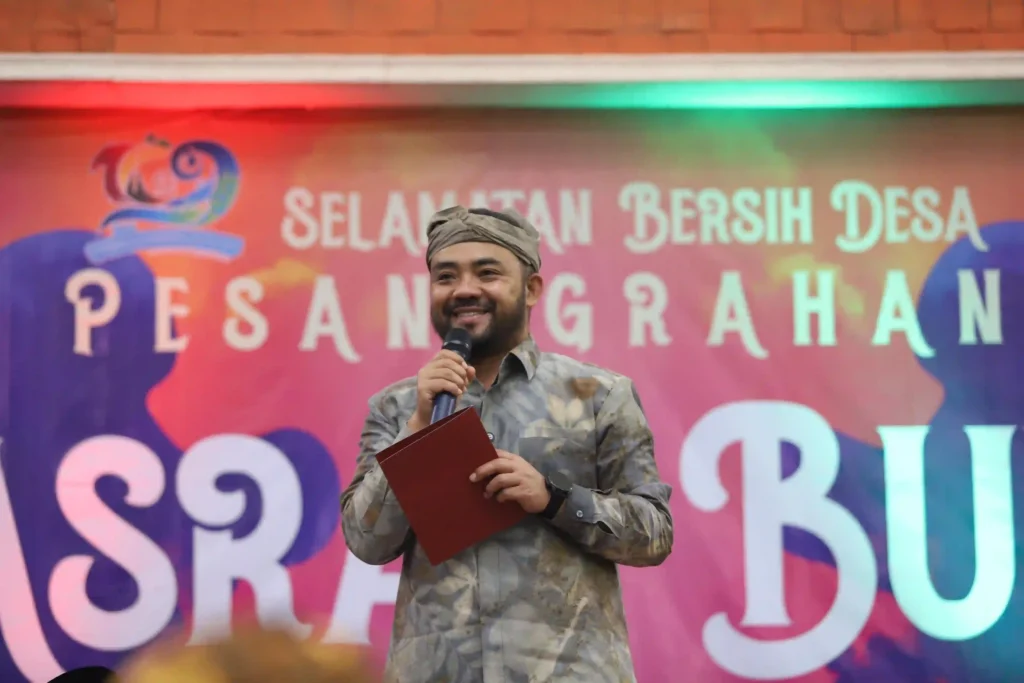 Minggu malam (1/6), dalam perayaan Hari Jadi Desa Pesanggrahan yang ke-169. Mengusung tema “Pasrah Bulu Bekti”