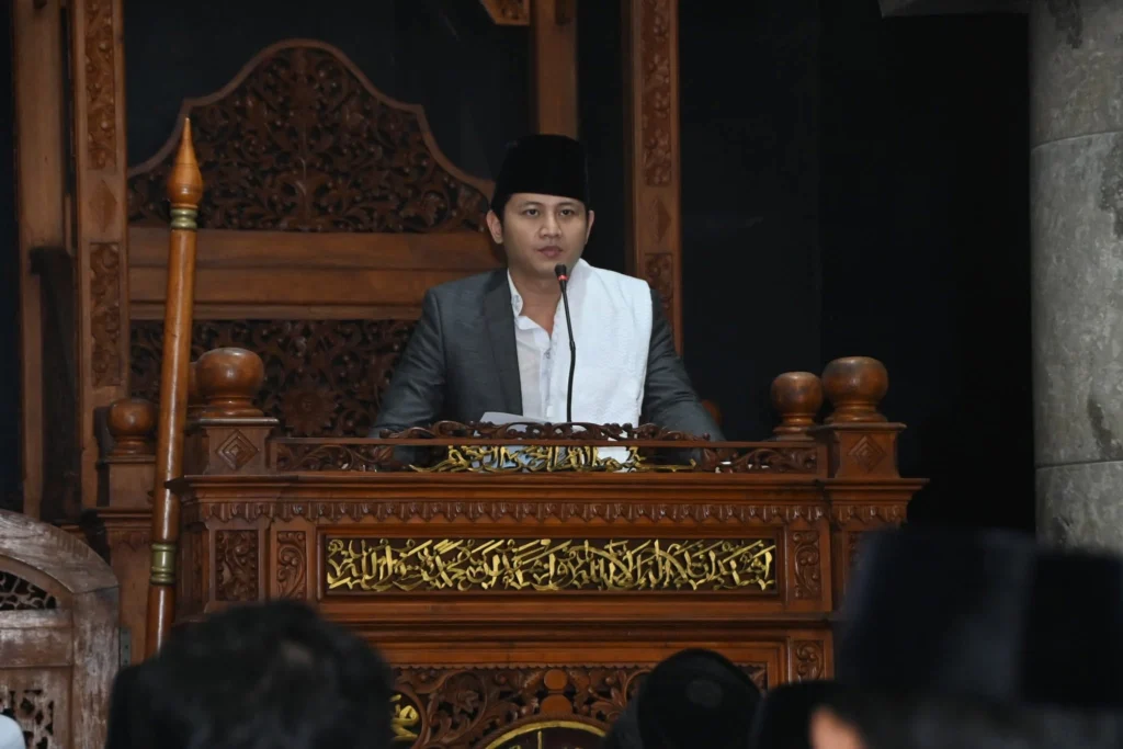 Bupati Arifin Salat Idul Adha di Masjid Agung Baiturrahman