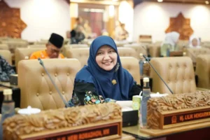 Dorong Kemandirian Perempuan, Lilik Hendarwati Gelar Pelatihan MUA