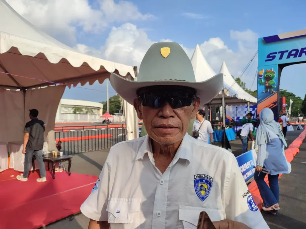 IMI Jawa Timur, Bambang Hari Wibowo, memberikan apresiasi tinggi terhadap suksesnya penyelenggaraan balap motor Porprov Jatim 2025
