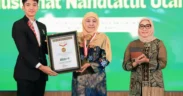 Gubernur Khofifah Indar Parawansa hadiri Kick Off Pelatihan Paralegal Muslimat NU yang digelar di Surabaya, sekaligus mencetak Rekor MURI. 