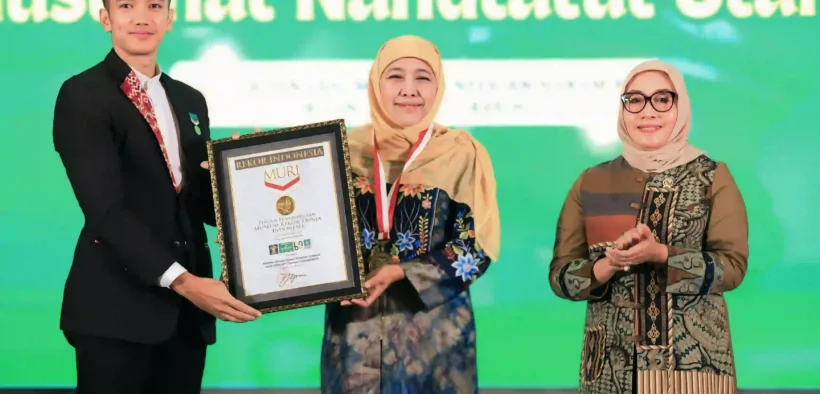 Gubernur Khofifah Indar Parawansa hadiri Kick Off Pelatihan Paralegal Muslimat NU yang digelar di Surabaya, sekaligus mencetak Rekor MURI.