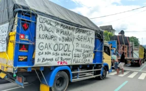 Kebijakan Zero Over Dimension Over Load (ODOL) oleh pemerintah pada tahun 2025 menuai gelombang protes dari kalangan sopir truk trenggalek