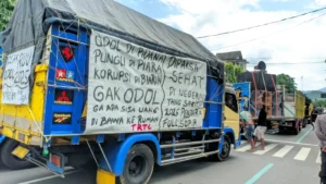 Tuntut Soal Aturan ODOL, Ratusan Sopir Truk Trenggalek Demo