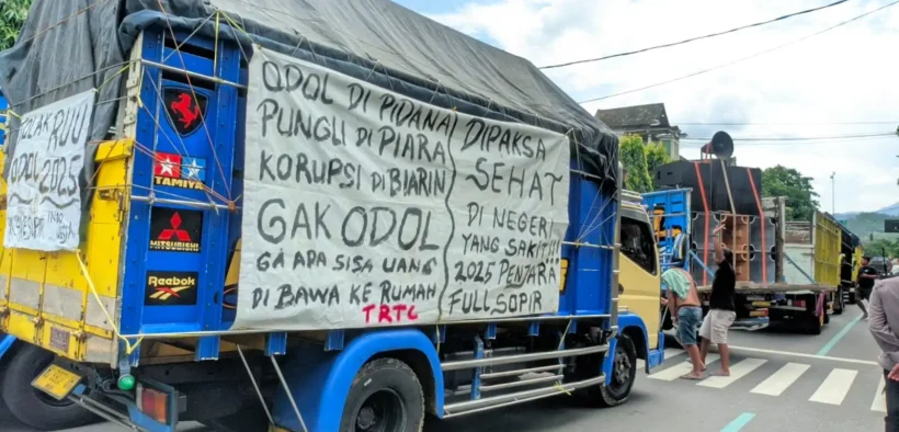 Kebijakan Zero Over Dimension Over Load (ODOL) oleh pemerintah pada tahun 2025 menuai gelombang protes dari kalangan sopir truk trenggalek