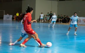 Langkah awal tim futsal putri Kota Batu di ajang Porprov Jatim IX 2025 harus tersandung akibat kekalahan Tipis dari Kabupaten Blitar