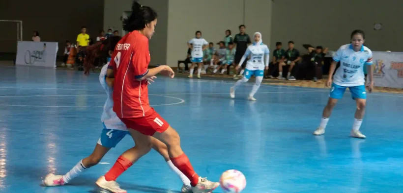 Langkah awal tim futsal putri Kota Batu di ajang Porprov Jatim IX 2025 harus tersandung akibat kekalahan Tipis dari Kabupaten Blitar