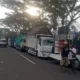 Ratusan sopir truk menggelar aksi mogok di sepanjang Jalur Lingkar Barat (Jalibar) Kepanjen, Kamis (19/6/2025) Terkait Aturan ODOL